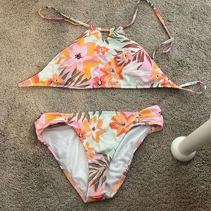 This is a Billabong bikini set